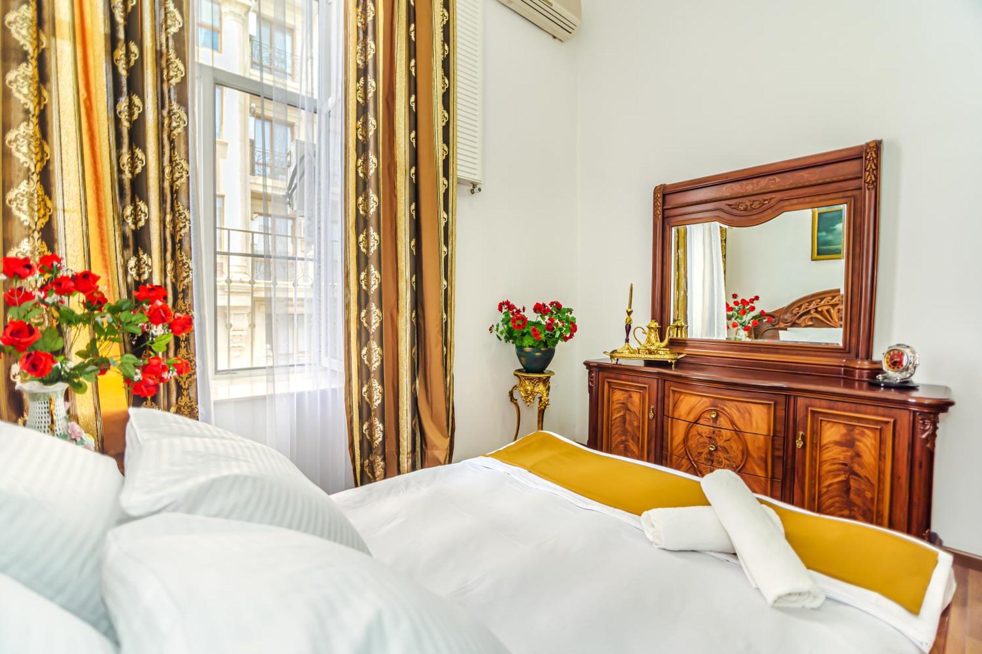 Sera Hotel Baku Bagian luar foto